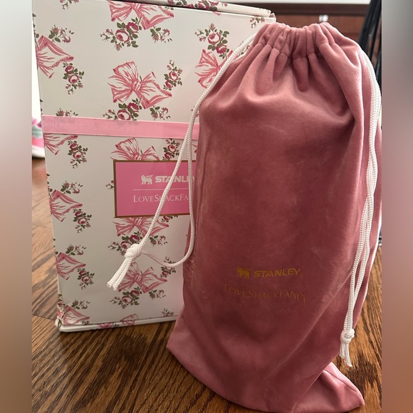 Stanley water bottle - Picture 2 of 4